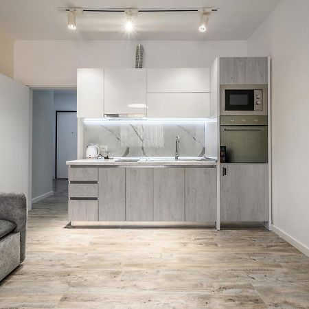 Miku Apartment-City Walk 1Bd Stylish Apartment Tiranë Eksteriør bilde