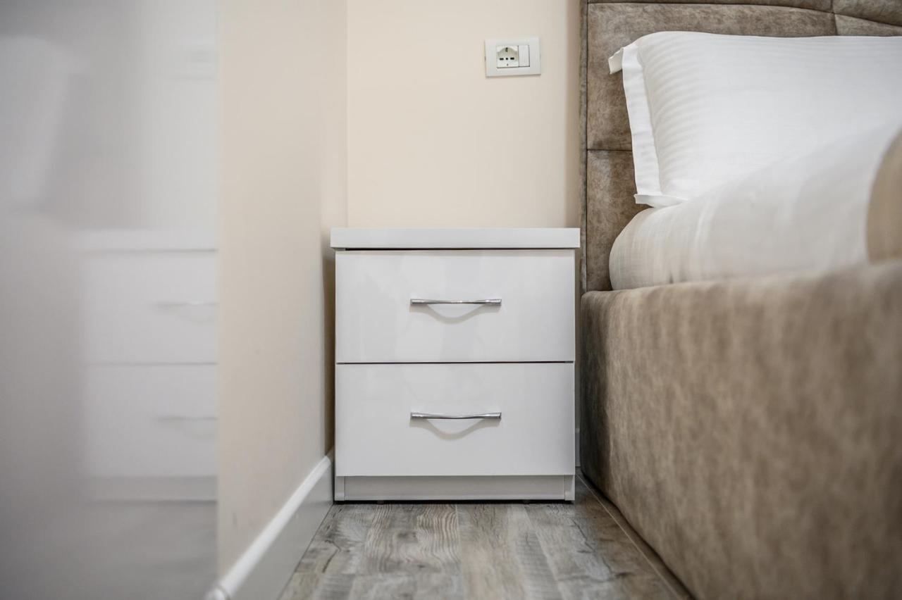 Miku Apartment-City Walk 1Bd Stylish Apartment Tiranë Eksteriør bilde