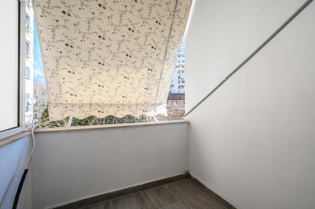 Miku Apartment-City Walk 1Bd Stylish Apartment Tiranë Eksteriør bilde