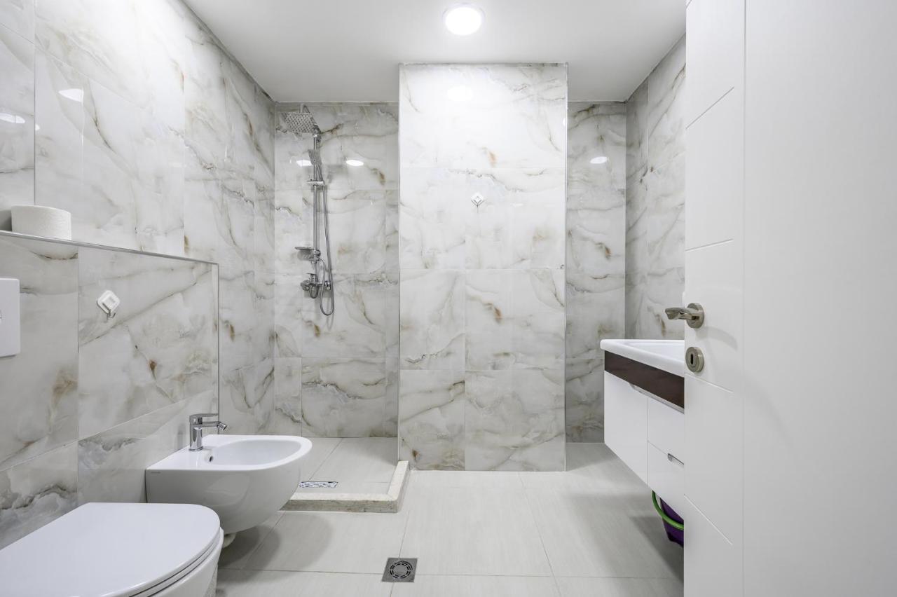 Miku Apartment-City Walk 1Bd Stylish Apartment Tiranë Eksteriør bilde